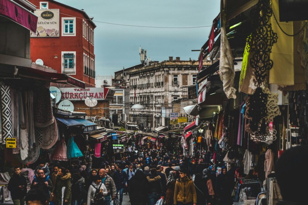 Which 5-star hotels in Istanbul are family-friendly?