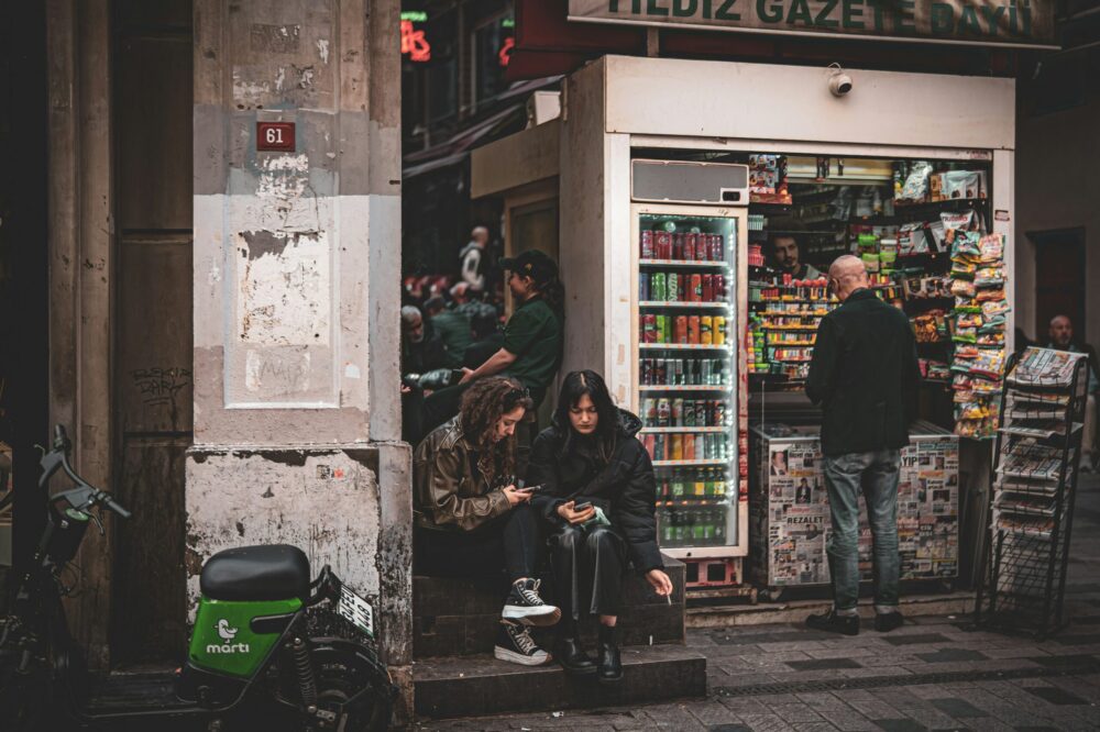 Which 5-star hotels in Istanbul are near Taksim Square?