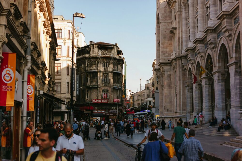 Which 5-star hotels in Istanbul offer all-inclusive packages?