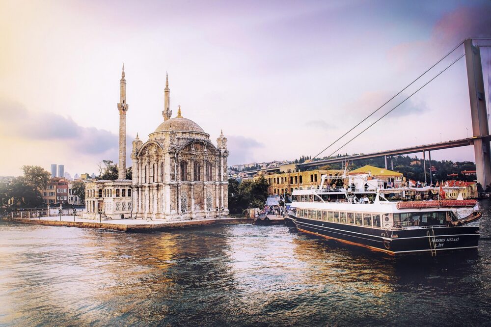 Which 5-star hotels in Istanbul offer private beach access?