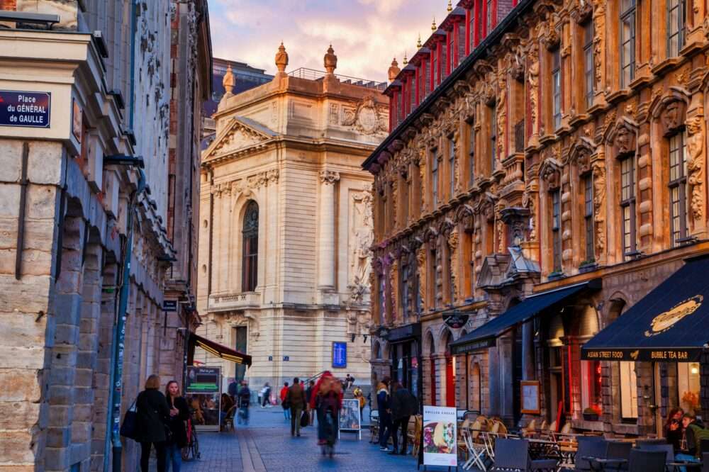 Which 5 star hotels in Lille offer wine tasting?