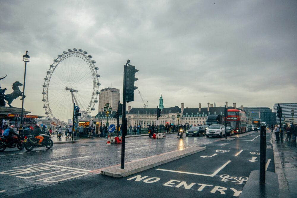 Which 5-star hotels in London are near the Natural History Museum?