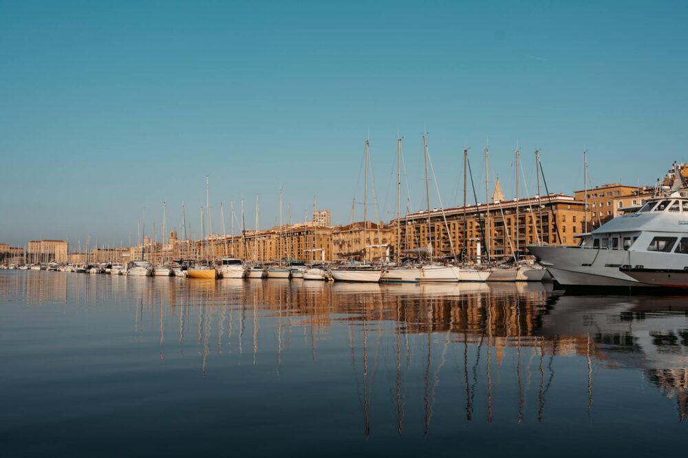Which 5 star hotels in Marseille offer cooking classes?