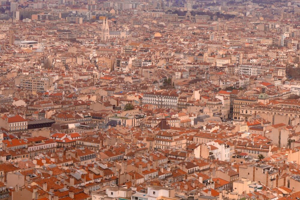 Which 5 star hotels in Marseille offer helicopter tours?