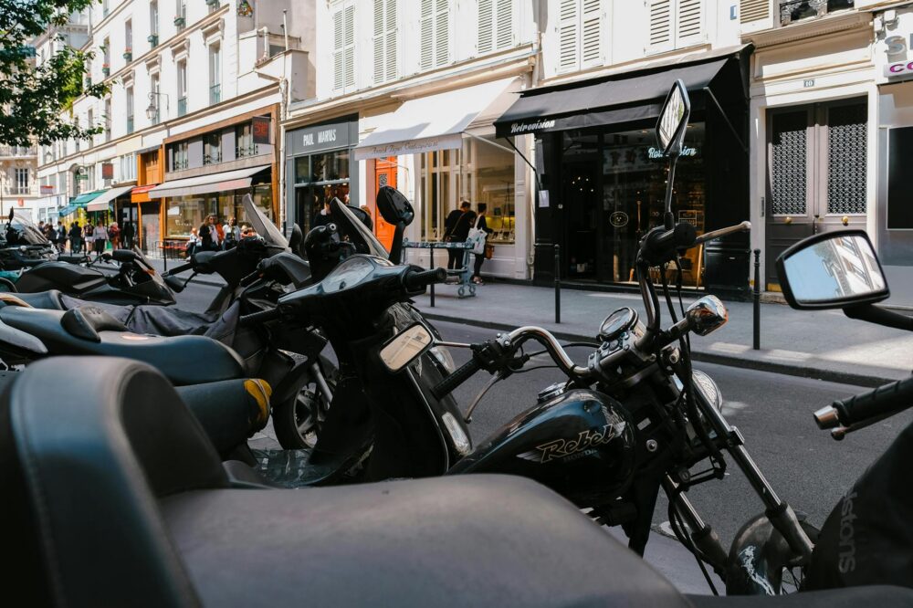 Which 5 star hotels in Paris have the best reviews?