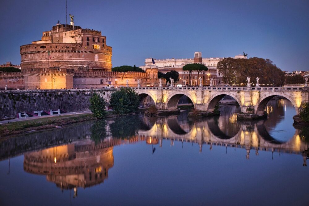 Which 5-star hotels in Rome are near the Borghese Gallery?