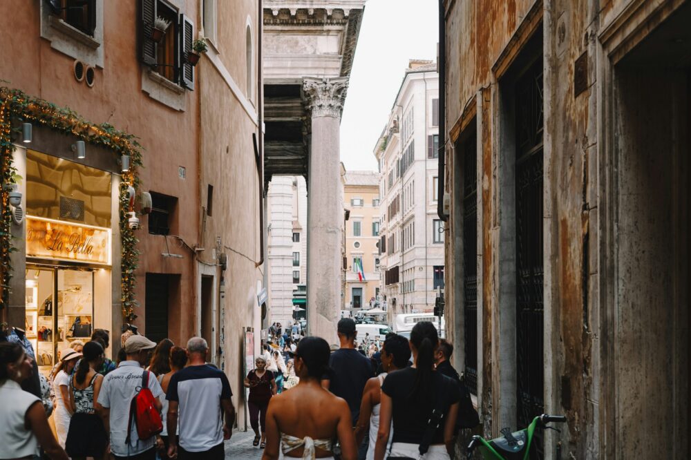 Which 5-star hotels in Rome are pet-friendly?