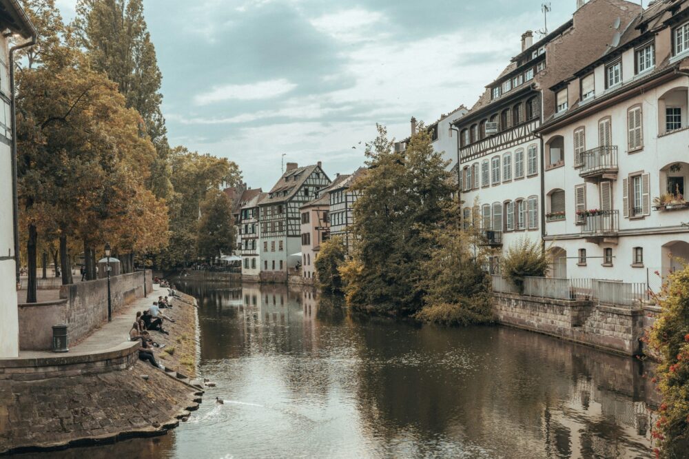 Which 5 star hotels in Strasbourg offer river views?