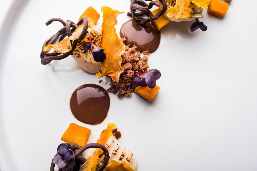 Which 5 star hotels in Toulouse have Michelin-starred chefs?
