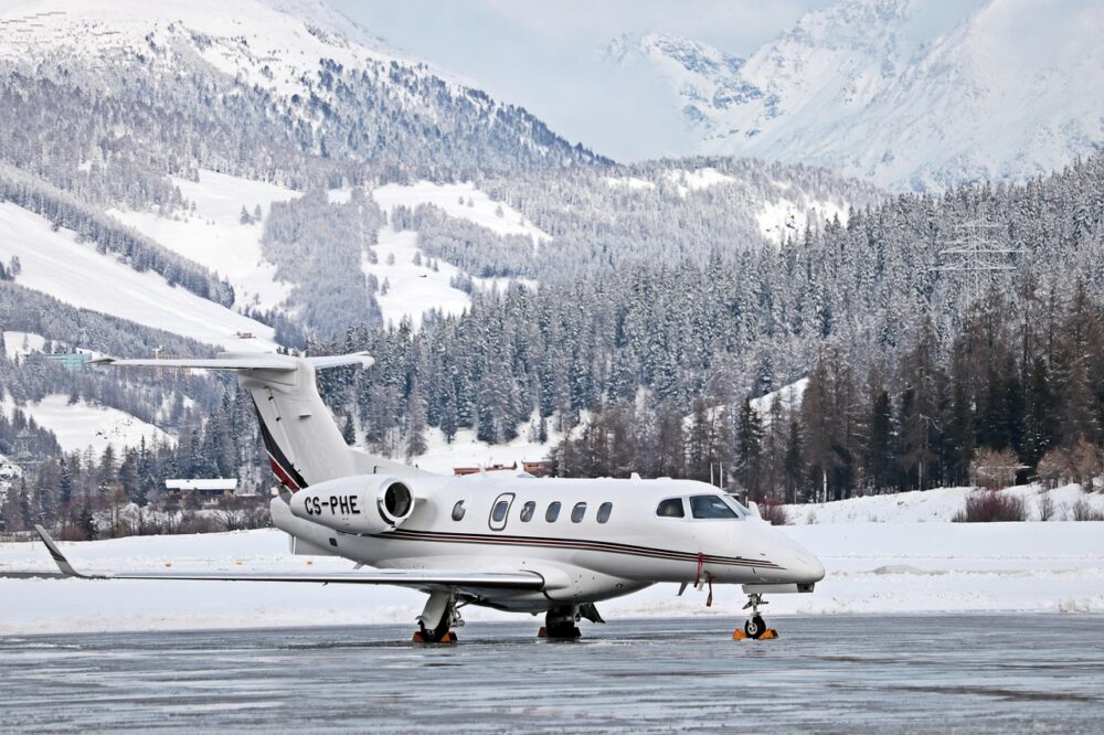 Which 5 star hotels in Toulouse offer airport transfers?