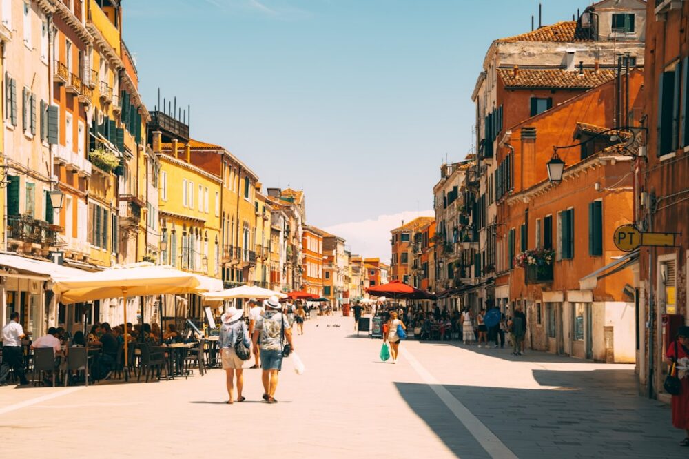 Which cafes in Florence are near the Ponte Vecchio in 2026?
