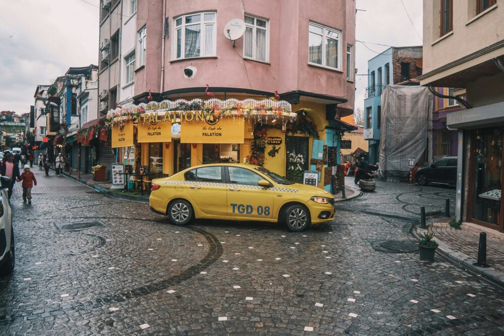 Which cafes in Istanbul have a view of the Hagia Sophia?