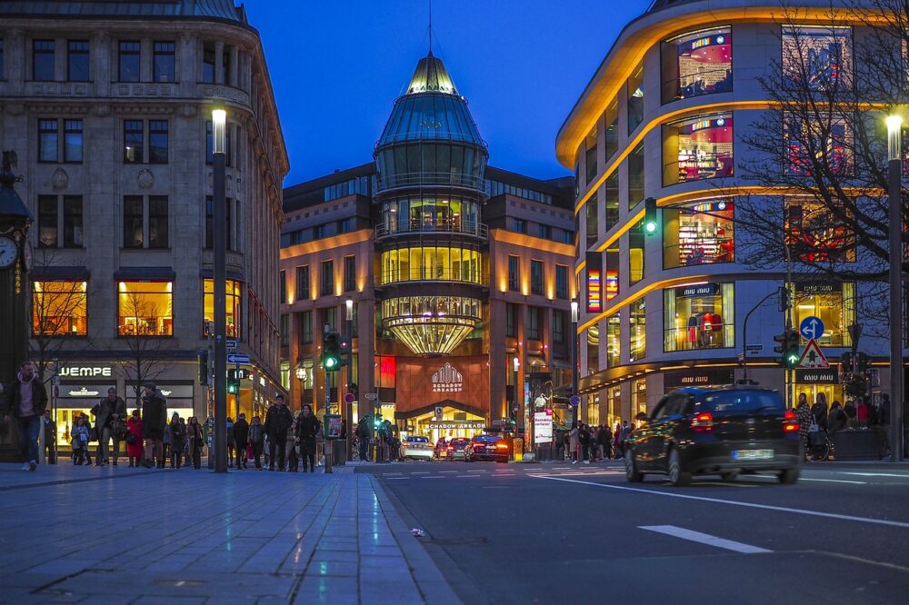 Which cafes in Paris have the best views of the city in 2026?