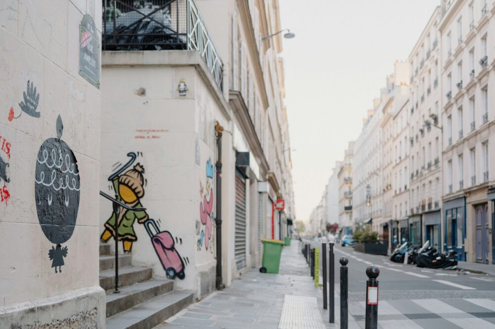 Which cafes in Paris offer French press coffee in 2026?