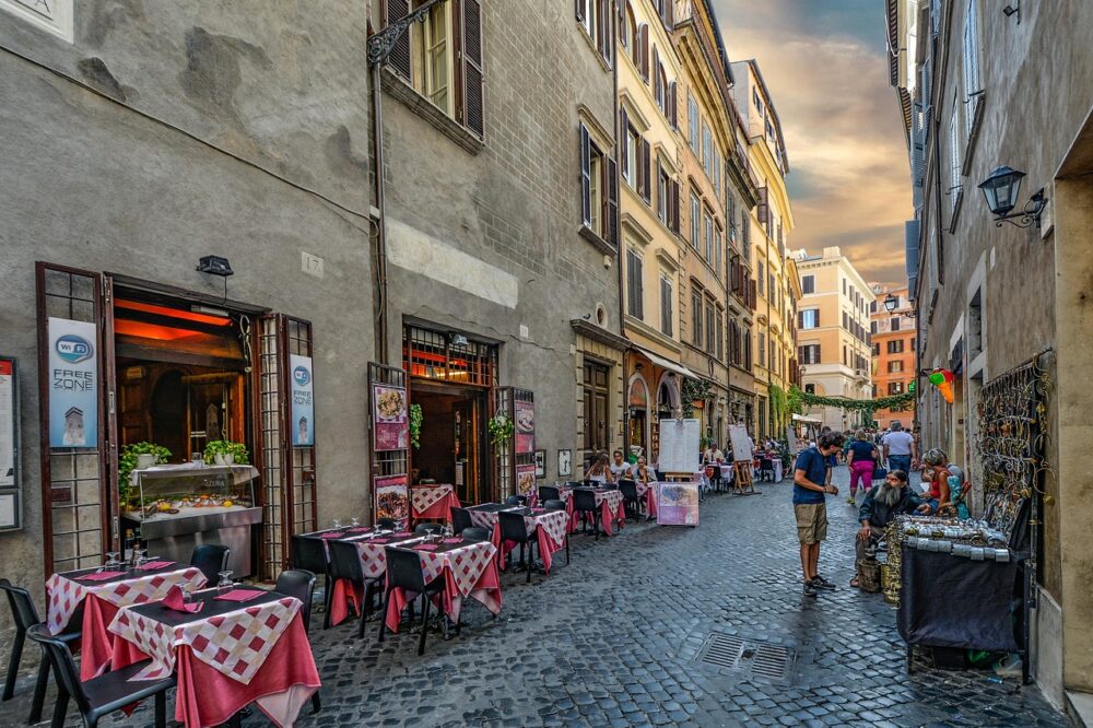 Which cafes in Rome are open early in 2026?