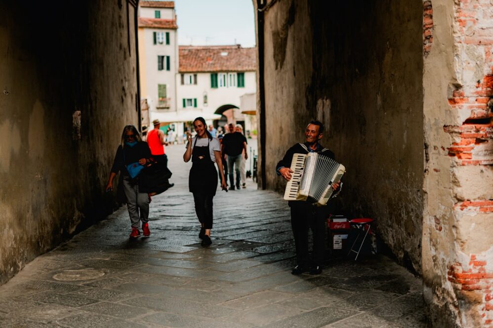 Which Florence hotels have a concierge service?