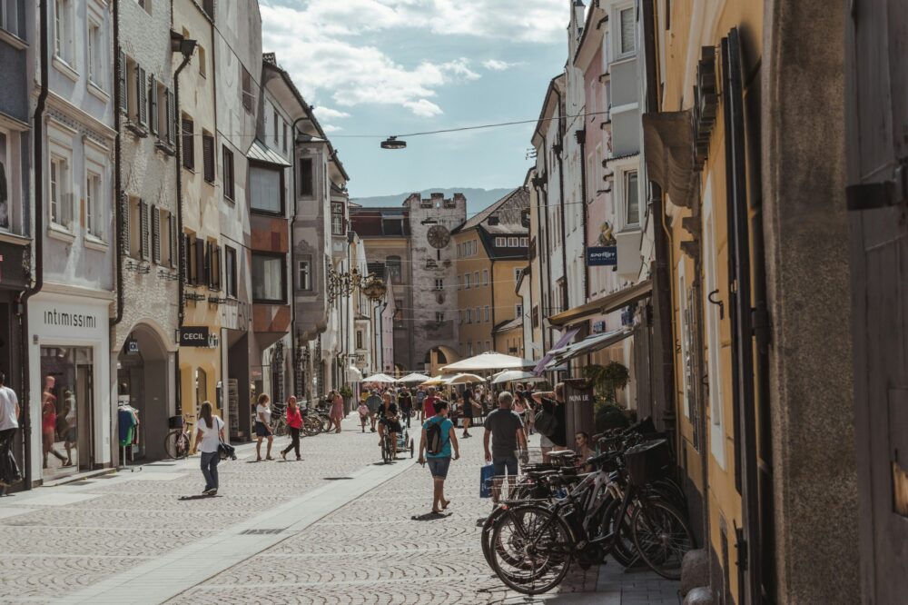 Which Florence hotels have historic architecture?