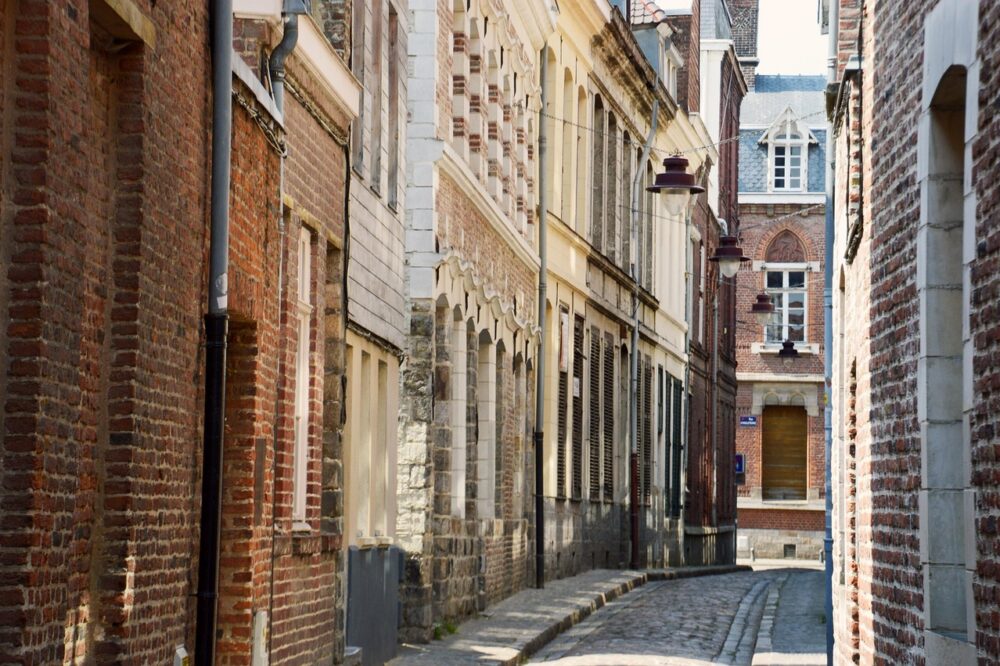 Which hotels in Lille have fireplaces in 2026?