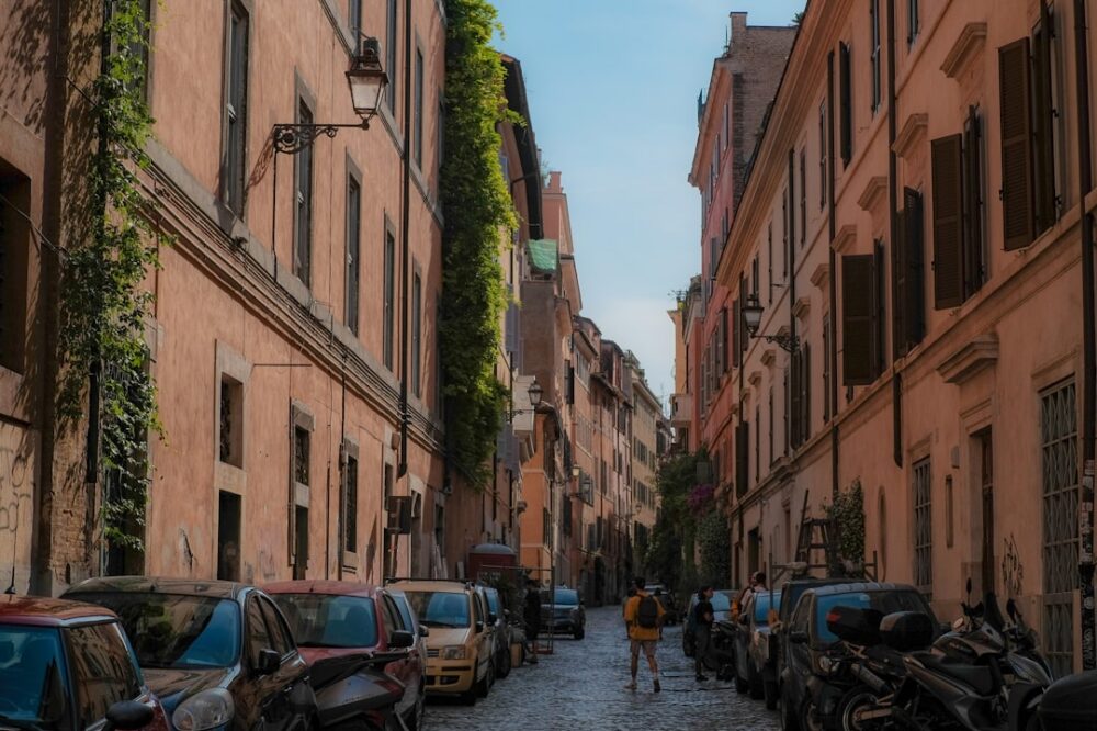 Which hotels in Rome offer free breakfast and Wi-Fi?
