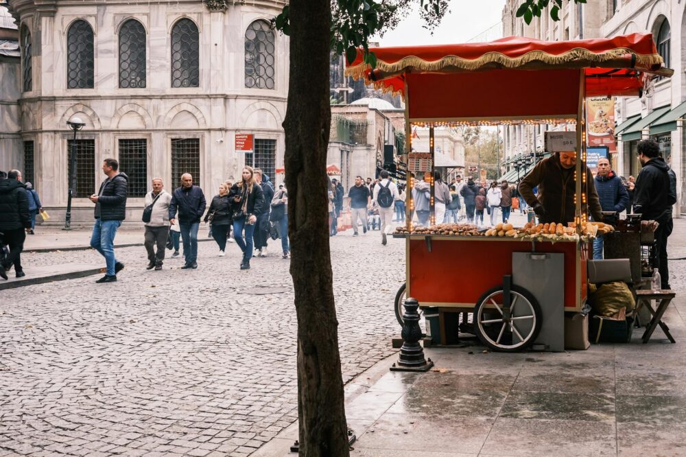 Which Istanbul cafes have the best ambiance?