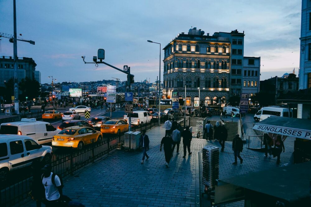 Which Istanbul restaurants are best for a night out with friends?