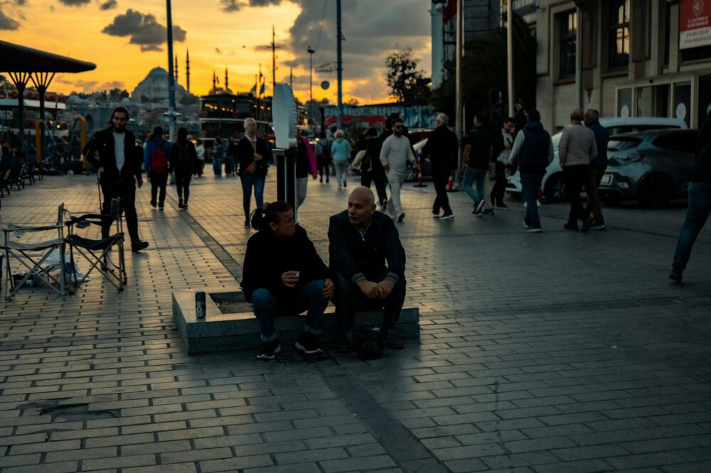 Which Istanbul restaurants are best for a night out with friends?