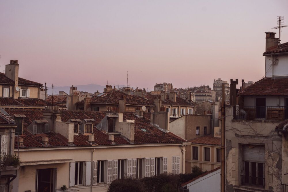 Which Marseille hotels are near the beach of Prado?
