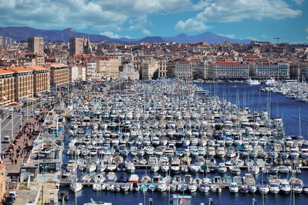 Which Marseille hotels are near the Corniche Kennedy?