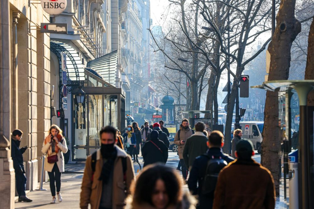 Which Paris cafes are near the Luxembourg Gardens in 2026?