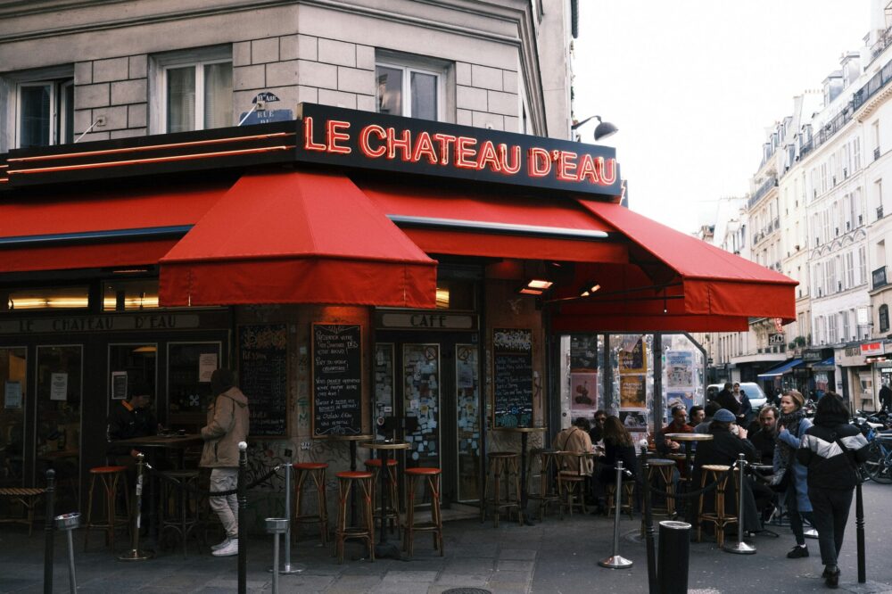 Which Paris cafes are near the Musée d'Orsay in 2026?