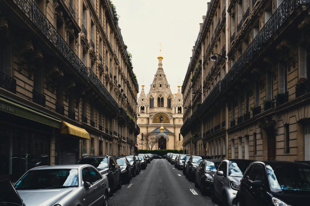 Which Paris cafes have the best ambiance for work in 2026?