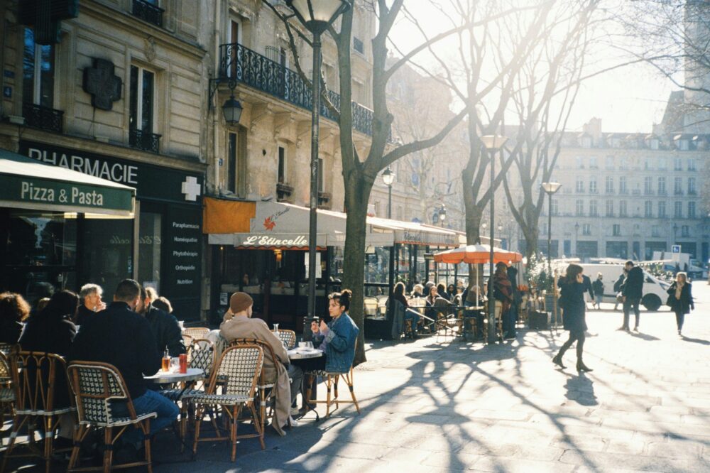 Which Paris cafes have the best croissants in 2026?