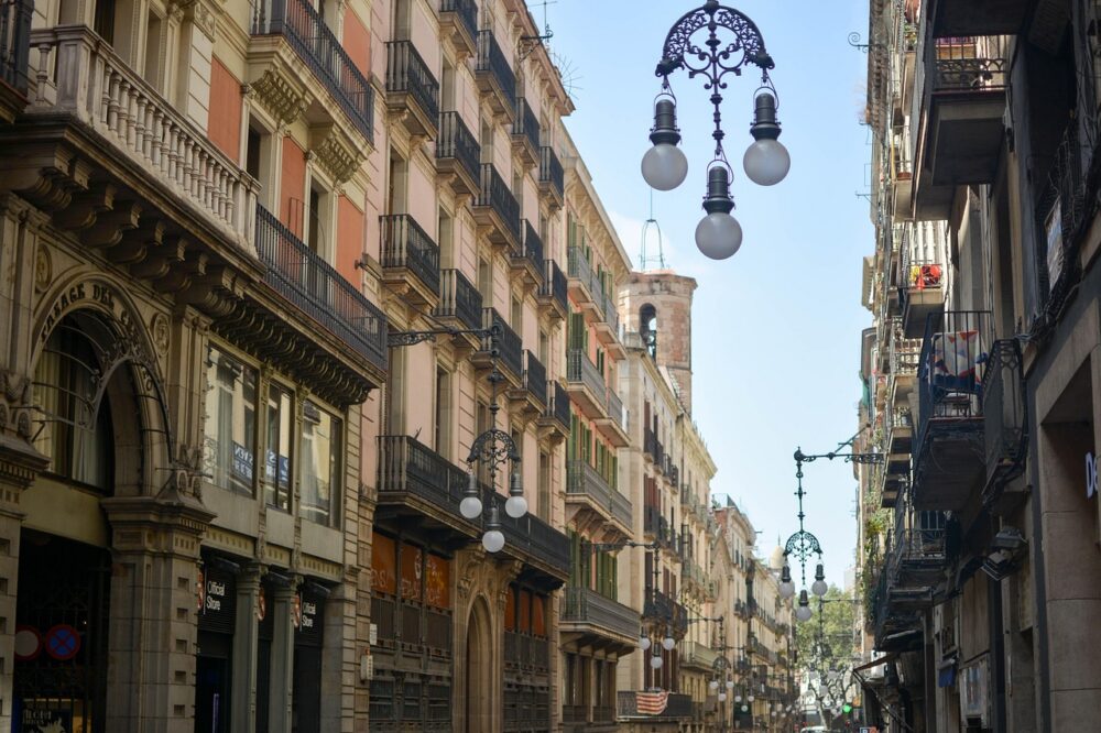 Which restaurants in Barcelona are best for a romantic dinner in 2026?