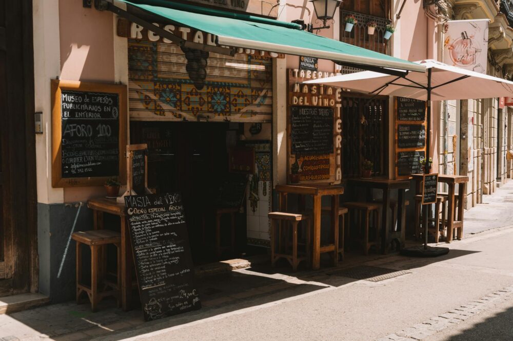 Which restaurants in Barcelona offer a vegan tasting menu in 2026?