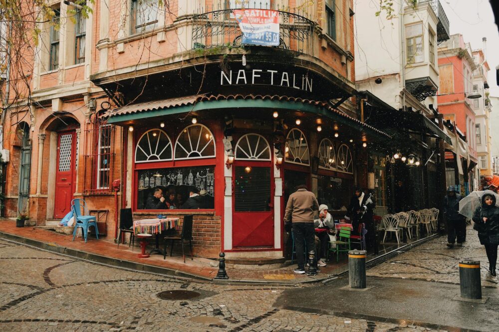 Which restaurants in Istanbul offer organic food?