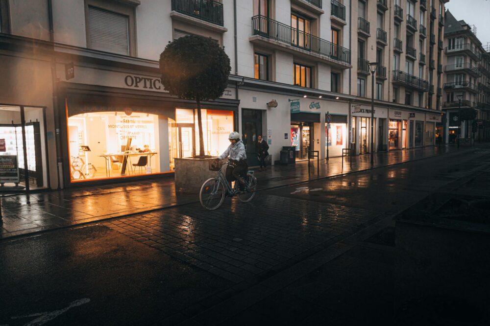 Which Strasbourg cafes offer plant-based milk options in 2026?